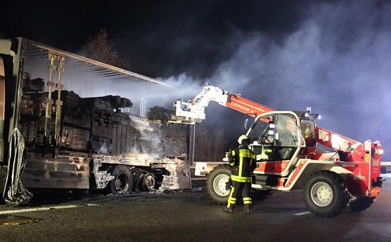 Feuer auf A38 (Foto: Feuerwehr Heiligenstadt)