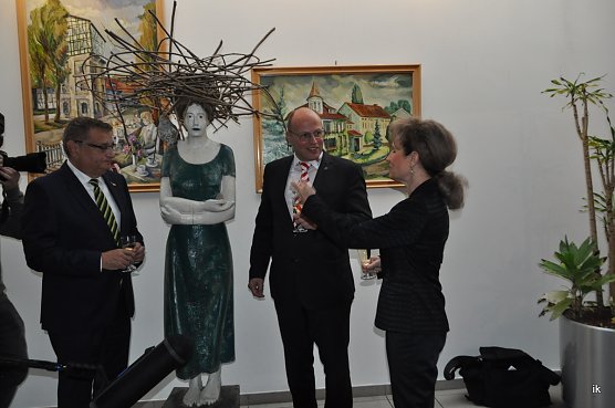 An der Skulptur (Foto: Ilka K&uuml;hn)