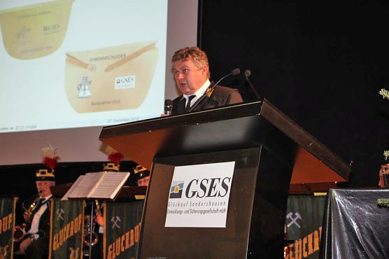 Tradition trifft Zukunft (Foto: Karl-Heinz Herrmann) Tradition trifft Zukunft (Foto: Karl-Heinz Herrmann)