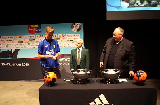 Auslosung (Foto: Sebastian Grimm)