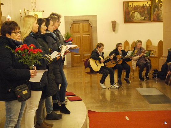 Frauen mit Gaben (Foto: Ilka K&uuml;hn)