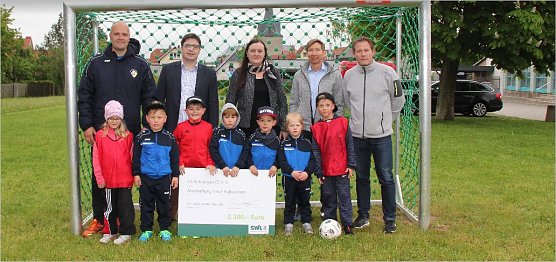 Freude &uuml;ber die neuen Tore (Foto: M. Apel)