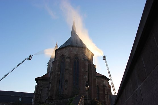 Mit zwei Drehleitern im Einsatz (Foto: Feuerwehr Heiligenstadt)