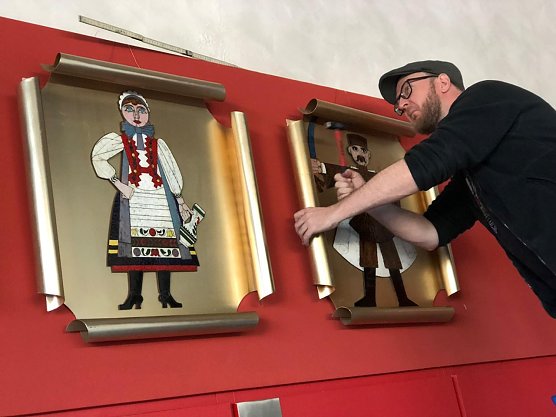 Ausstellung wird aufgebaut (Foto: Natalie H&uuml;nger)