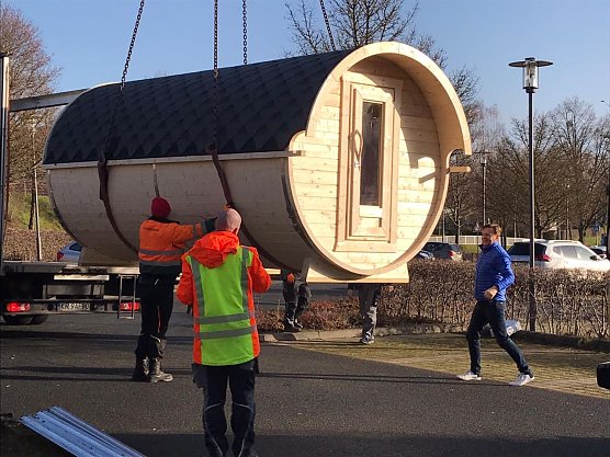 Sauna transportiert (Foto: Simone Haase/Leinebad) Sauna transportiert (Foto: Simone Haase/Leinebad)