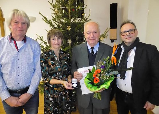 Geehrt Horst Sievers (Foto: Förderverein) Geehrt Horst Sievers (Foto: Förderverein)