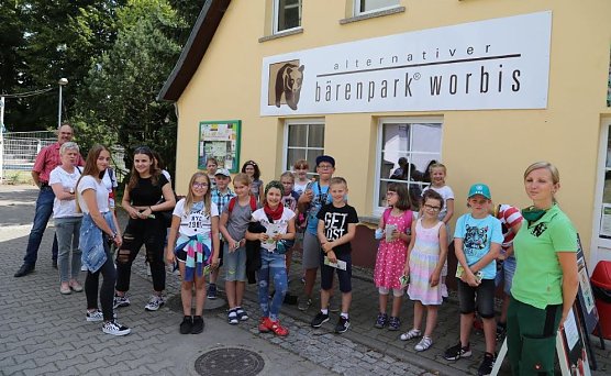 Das Kinderparlament von Worbis spendete f&uuml;r den B&auml;renpark (Foto: Alternativer B&auml;renpark Worbis)