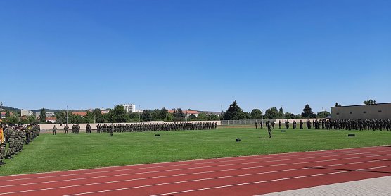 Bei Appell in Sondershausen Kommando über geben (Foto: Karl-Heinz Herrmann) Bei Appell in Sondershausen Kommando über geben (Foto: Karl-Heinz Herrmann)