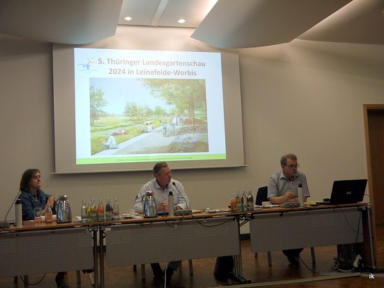 Natalie H&uuml;nger, Dirk Moll und Roland Senft bei der Ortsteilratsitzung (Foto: Ilka K&uuml;hn)