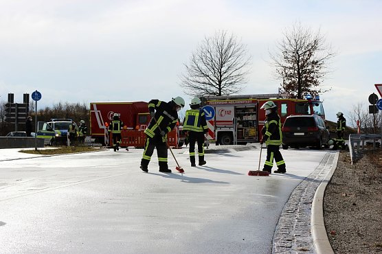 &Ouml;lspur beseitigt (Foto: Feuerwehr Heiligenstadt)