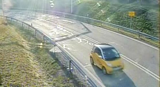 Gesuchter Smart vom 4. April (Foto: Autobahnpolizei) Gesuchter Smart vom 4. April (Foto: Autobahnpolizei)