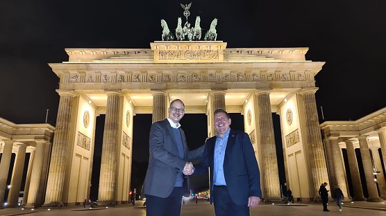 Gesch&auml;ftsf&uuml;hrer der Tischler-Innung Berlin Sebastian Bobinski und der stv. Hauptgesch&auml;ftsf&uuml;hrer der Kreishandwerkerschaft Nordth&uuml;ringen und Vertreter des Tischlerhandwerks Nordth&uuml;ringens Marc Weinrich (Foto: Kreishanderwerkerschaft Nordth&uuml;ringen)