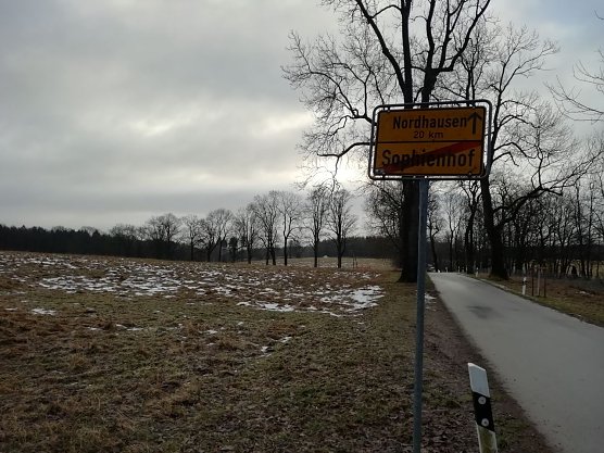 Der Südharz bei Sophienhof zeigte sich heute morgen schon fast schneefrei (Foto: W. Jörgens) Der Südharz bei Sophienhof zeigte sich heute morgen schon fast schneefrei (Foto: W. Jörgens)