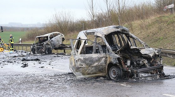 Grauenvoller Unfall auf der B 247 bei Bad Langensalza (Foto: S.Dietzel) Grauenvoller Unfall auf der B 247 bei Bad Langensalza (Foto: S.Dietzel)