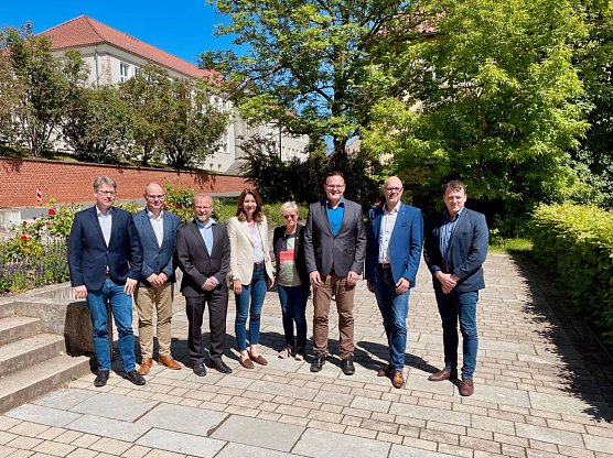 Der Transferbeirat und die Projektleitung des Transferwerks kamen zu einem ersten Treffen zusammen (Foto: Tina Bergknapp)