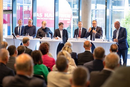 Parlamentarischer Abend des Thüringer Handwerks (Foto: Handwerkskammer Erfurt) Parlamentarischer Abend des Thüringer Handwerks (Foto: Handwerkskammer Erfurt)