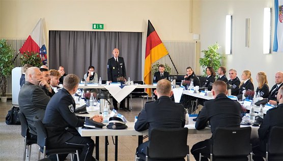 Die Neuzugänge wurden im Hue de Grais Saal begrüßt (Foto: Landespolizeiinspektion Nordhausen) Die Neuzugänge wurden im Hue de Grais Saal begrüßt (Foto: Landespolizeiinspektion Nordhausen)