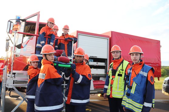 Berufsfeuerwehrtag bei der Jugendfeuerwehr (Foto: Feuerwehr Heiligenstadt ) Berufsfeuerwehrtag bei der Jugendfeuerwehr (Foto: Feuerwehr Heiligenstadt )