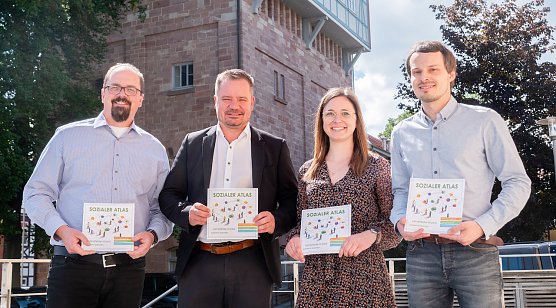 Der neue Sozialatlas ist da (Foto: Stadtverwaltung Leinefelde-Worbis) Der neue Sozialatlas ist da (Foto: Stadtverwaltung Leinefelde-Worbis)