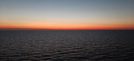 Unterwegs mit dem Schiff von Hamburg in Richtung England (Foto: Yvonne Morgenstern) Unterwegs mit dem Schiff von Hamburg in Richtung England (Foto: Yvonne Morgenstern)