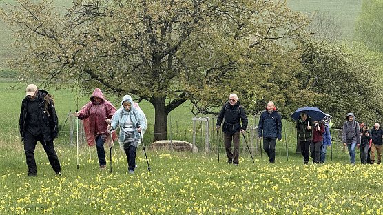 Wanderfreunde auch bei widrigen Bedingungen unterwegs (Foto: R.Wei&szlig;bach)