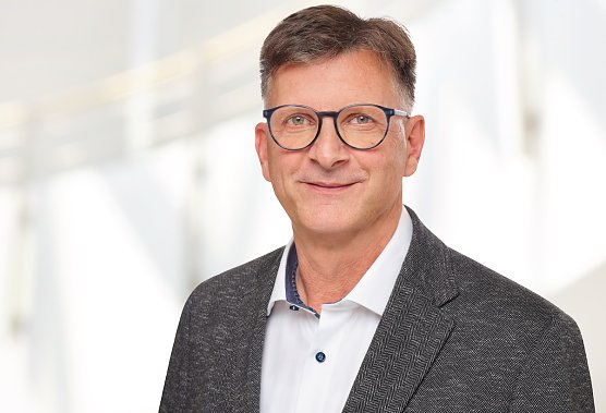 Dr. Ralf Kulick ist neuer Präsident der Thüringer Zahnärzte (Foto: Landeszahnärztekammer Thüringen) Dr. Ralf Kulick ist neuer Präsident der Thüringer Zahnärzte (Foto: Landeszahnärztekammer Thüringen)
