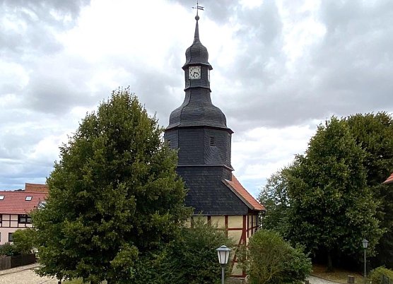 Kirche in Haur&ouml;den (Foto: R.Englert)