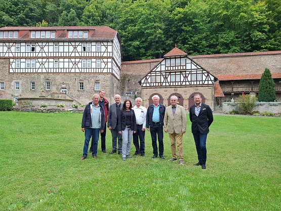 v.l.: Stefan Pferner, Dingelst&auml;dt; Robert Thiele, Sozialplaner LK Eichsfeld; G&uuml;nther Fiedler, Seniorenbeauftragter LK Eichsfeld; Janine Wyrwich, Seniorenkoordinatorin LK Eichsfeld; Ludwig Werkmeister, Heiligenstadt; Thomas Nolte, Leinefelde-Worbis; Harald Siebigteroth, stellv. Seniorenbeauftragter LK Eichsfeld; Sven B&auml;ger (Leiter Klosterzella) (Foto: Stadt Leinefelde-Worbis)