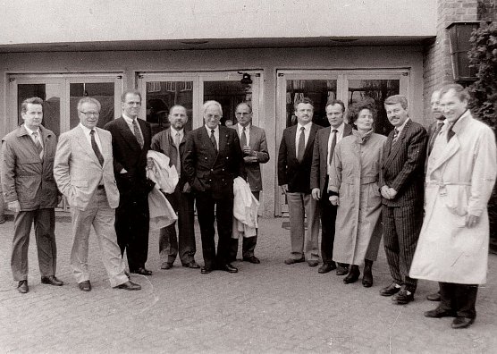 Der erste Aufsichtsrat der IFA-Motorenwerke Nordhausen GmbH vor der Privatisierung, sechster von links Dr.Rottmann (Foto: IFA Museum)