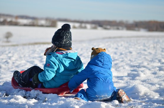 Brüder Timon und Tristan im Schnee in Breitenstein (Foto: Carolin Rieche) Brüder Timon und Tristan im Schnee in Breitenstein (Foto: Carolin Rieche)