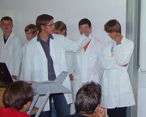 Interessierte Sch&uuml;ler (Foto: A. Schelenhaus)