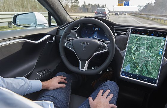 Bild: ADAC-Mitglieder rechnen mit dem autonomen Fahren