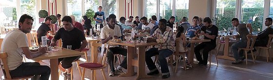 Bild: Am 31. August 2015 kamen die ersten Fl&uuml;chtlinge in Nordhausen an