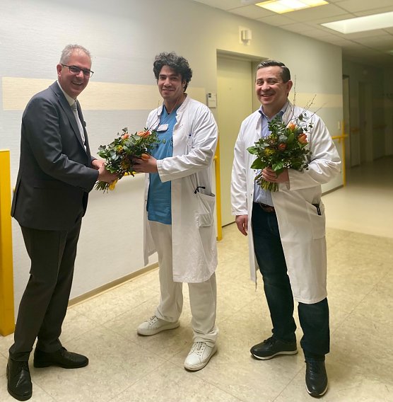 Bild: Von links nach rechts: Dr. Gregor Bett, Dr. med. Iyas Hami, Dr. med. univ. S&uuml;leyman Saz