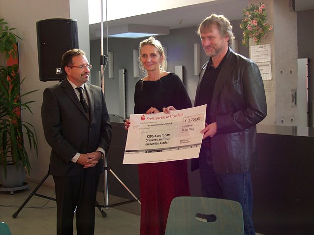 Bild: Spenden&uuml;bergabe Rotary