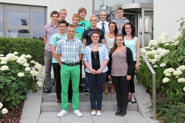 Bild: Azubis bei den Eichsfeldwerken
