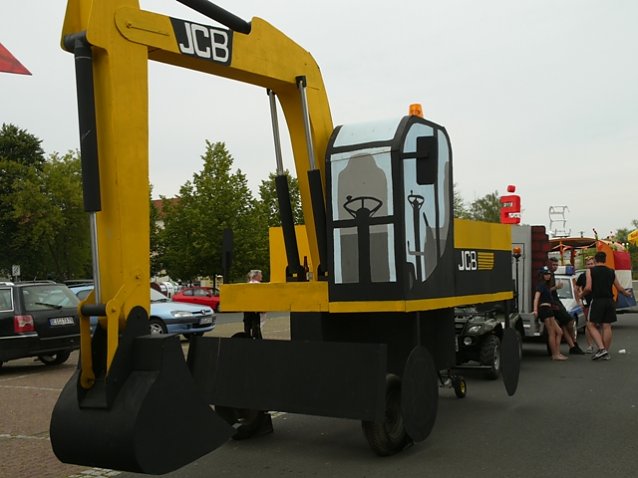 Bild: Der selbstgebaute Bagger