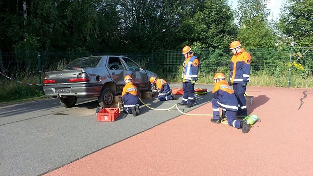 Bild: Rettung einer verletzten Person