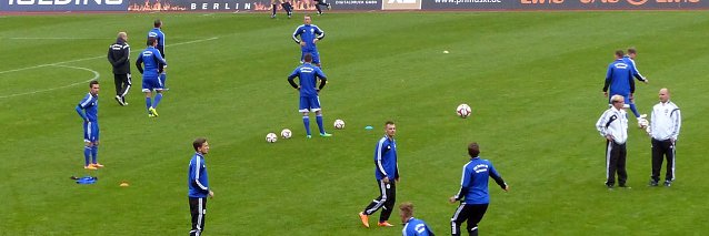 Bild: Aufw&auml;rmen im Jahn-Sportpark
