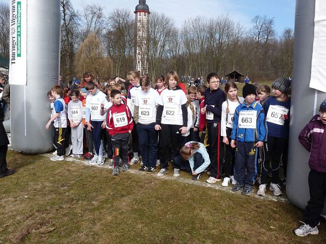 Bild: Kinder und Jugendliche beim Possenlauf