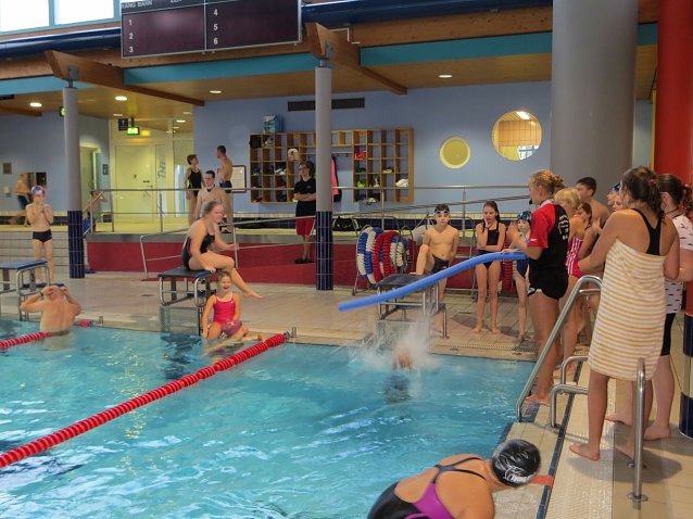 Bild: Weihnachtsschwimmen