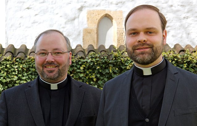 Bild: Neugeweihte Priester