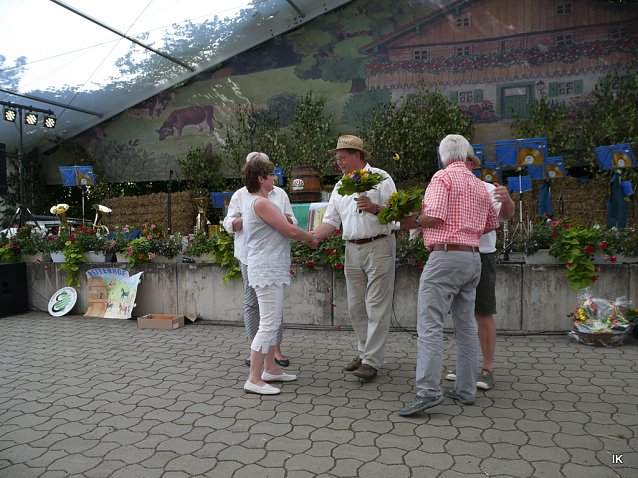 Bild: Blumenstr&auml;u&szlig;e als Dank