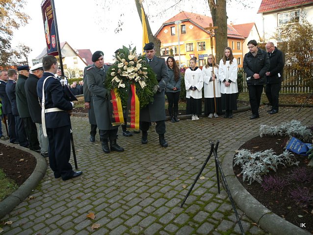Bild: Kranzniederlegung