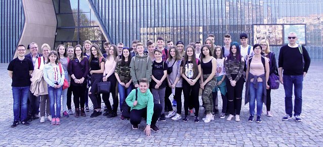 Bild: Gruppenfoto mit deutschen und polnischen Jugendlichen