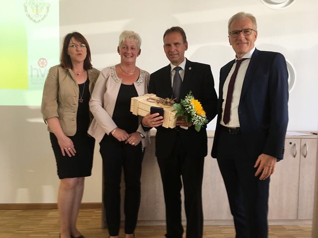 Bild: Mit Eichsfeld Plakette geehrt: Dieter Althaus