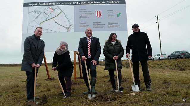 Bild: Spatenstich neues Gewerbegebiet