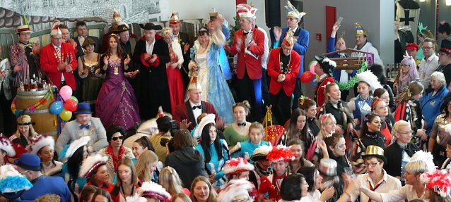 Bild: Empfang im Foyer