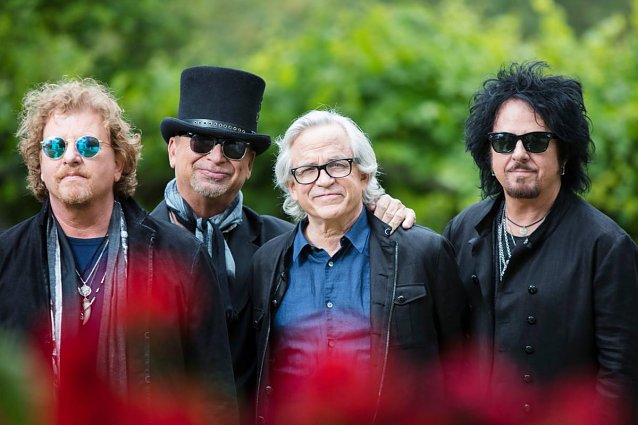 Bild: TOTO