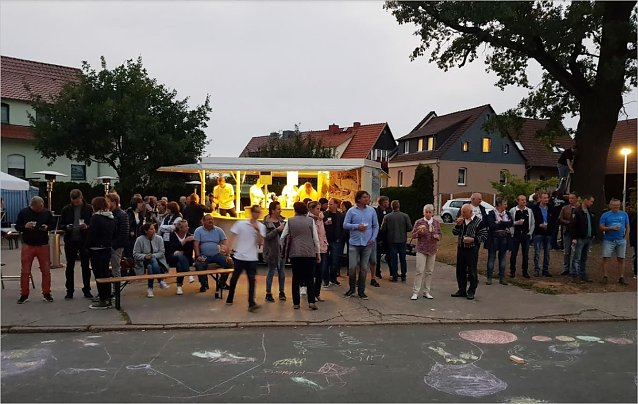 Bild: Abendstimmung beim Eichbaumfest